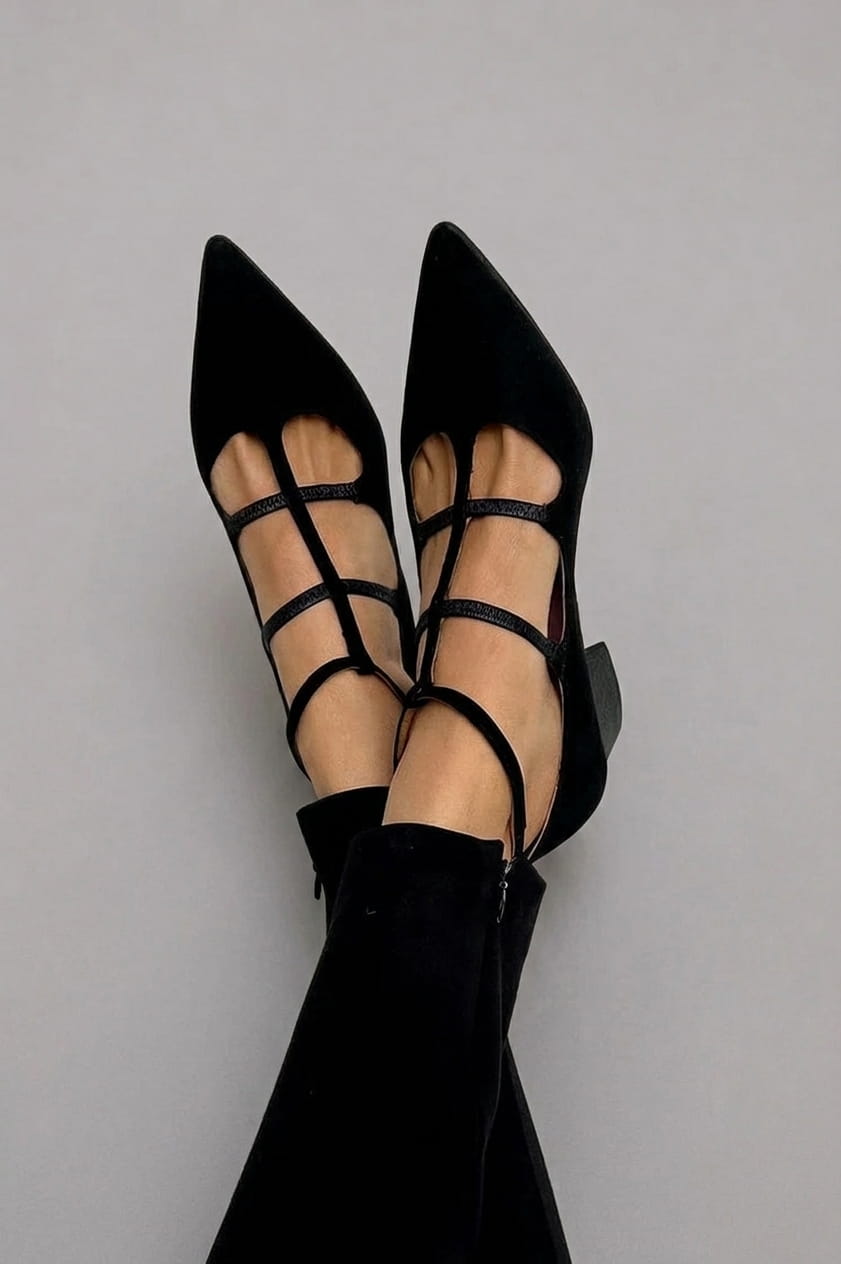Giulia | Pointed-Toe Pumps with Straps