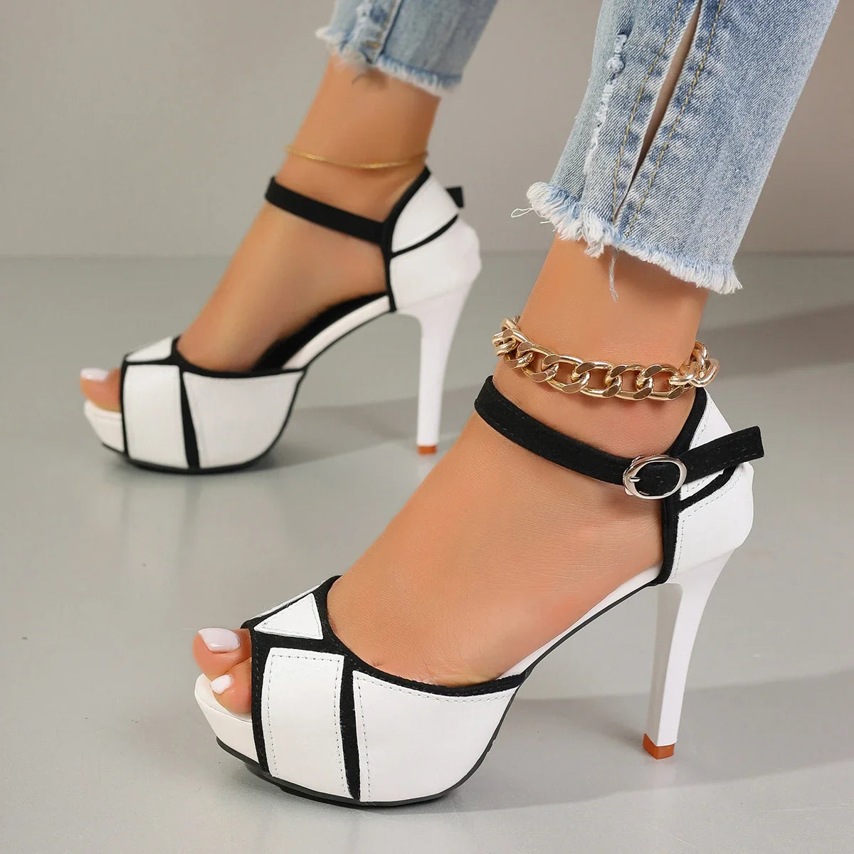 Valentina Marise Heels